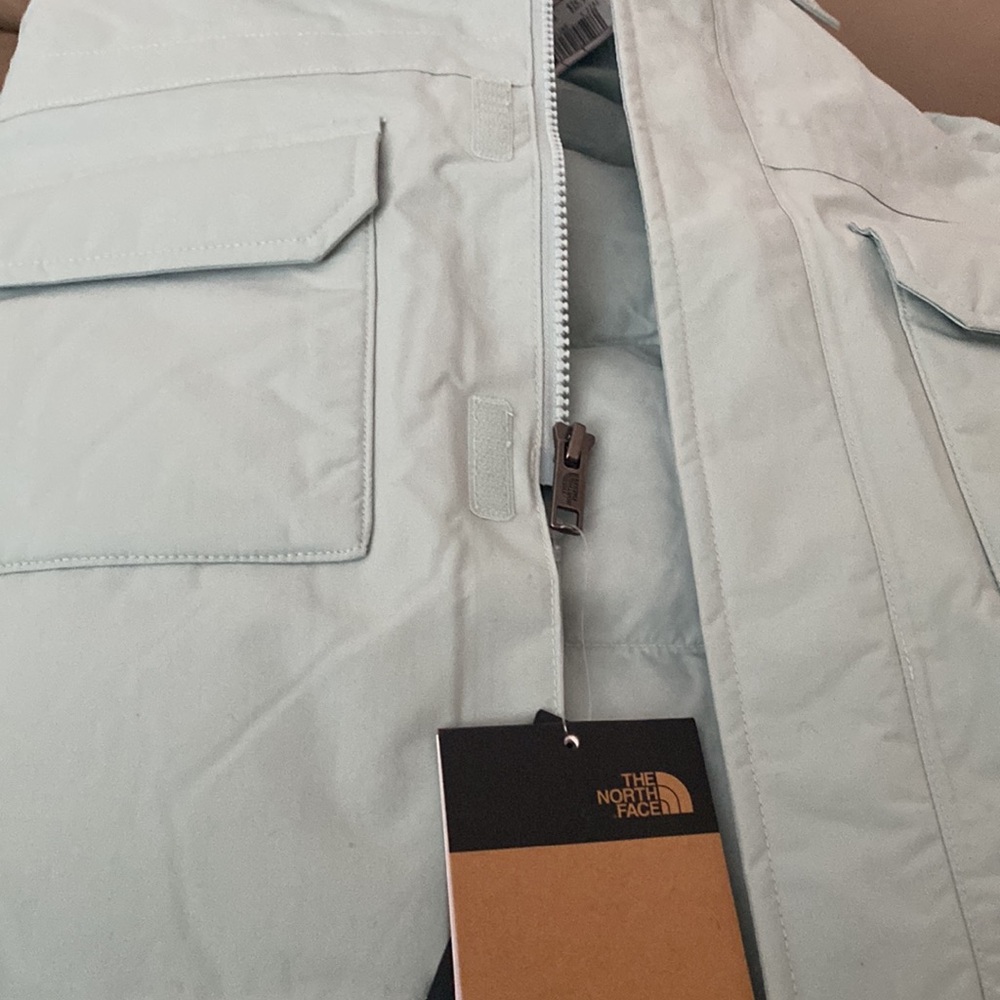 The North Face Kid Artic Parka in Muted Pine.$170.Unisex.Waterproof - Picture 6 of 9